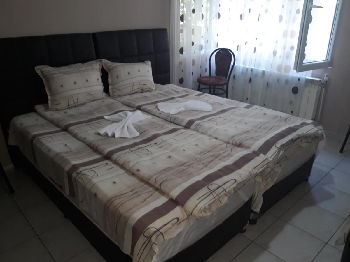 Къща За Гости "Чекичев" Svilengrad Ngoại thất bức ảnh