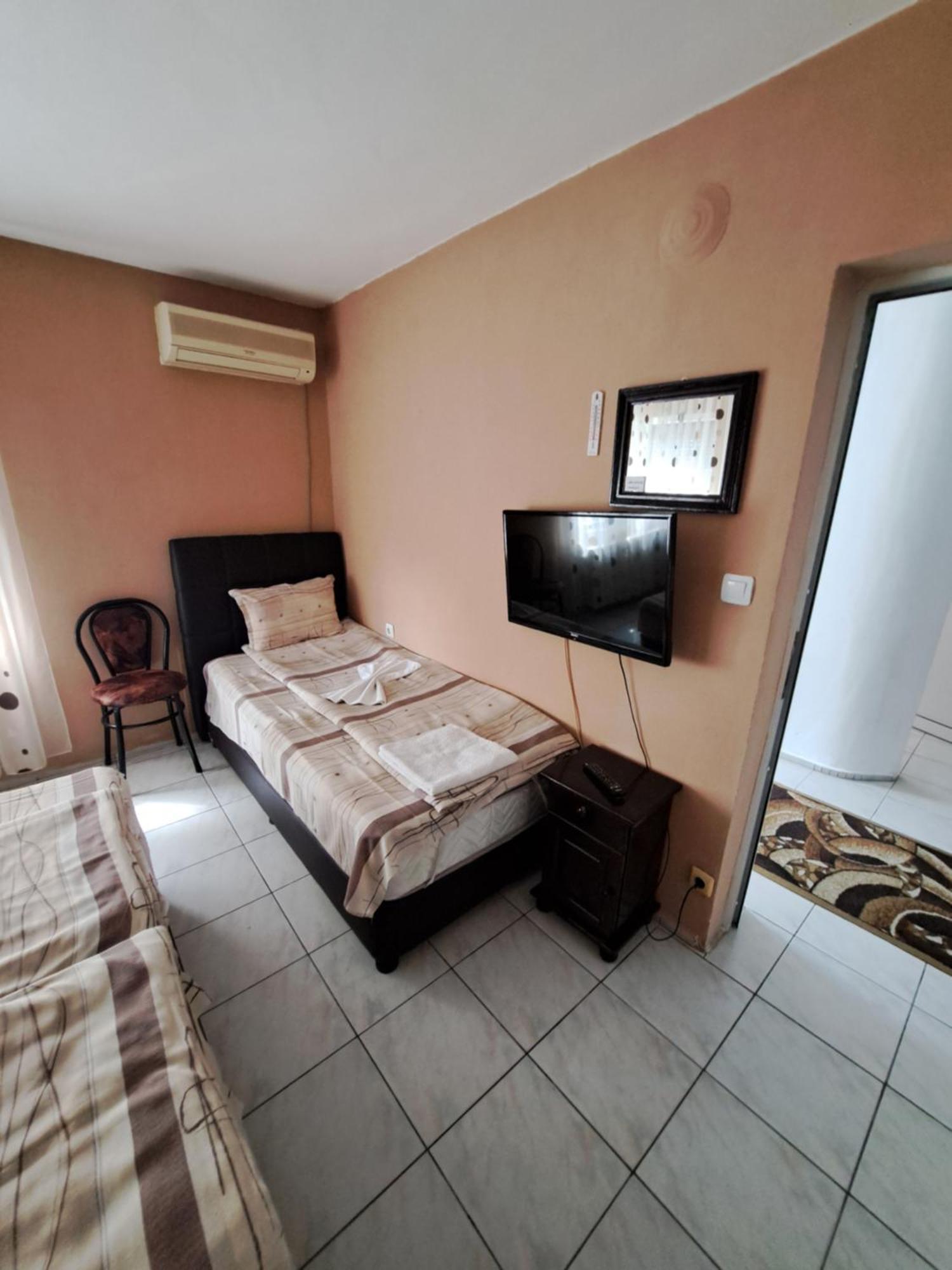 Къща За Гости "Чекичев" Svilengrad Ngoại thất bức ảnh